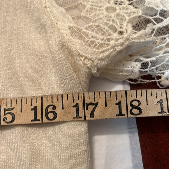 Sioni Milano Embroidered Statement Sleeve Sz Medium Woman Cream Ribbed Mock Neck - Picture 6 of 7